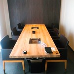 闘牛門 別邸 和ノ牛 - こちらは２階の椅子のある個室。やはり飲食代×5%が使用料ながらコース利用の場合はかからないそう。