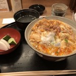 鳥つね自然洞 - 親子丼