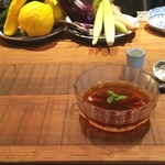 ブリコラージュ ブレッド アンド カンパニー ダイニング・カフェ - fuglenコーヒーゼリーミント風味、自家製練乳。20180805 はじめてカウンター席で。コーヒーゼリーの上に、薄くミントゼリーの層が重ねられています。ほのかな甘み、香るミントの爽快感。美味☆