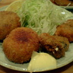 飲食笑商何屋ねこ膳 - コロッケとホタテフライ