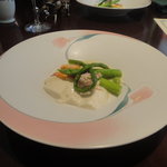 アヴァン プティ・ジョア - オマール海老のパンナコッタ、グリーンアスパラのソース