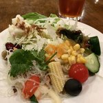 旬菜食堂 栗 - ランチビュッフェ(\1,100)　サラダ盛り付け例