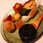 コンヴィヴィアリテ - 全部盛り付けてくれました(≧∀≦)
      盛りだくさん!(^^)!