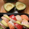 Domo Cafe - 料理写真:レインボー巻きとドンキで買ったアボカド、ABCのスパムむすび
