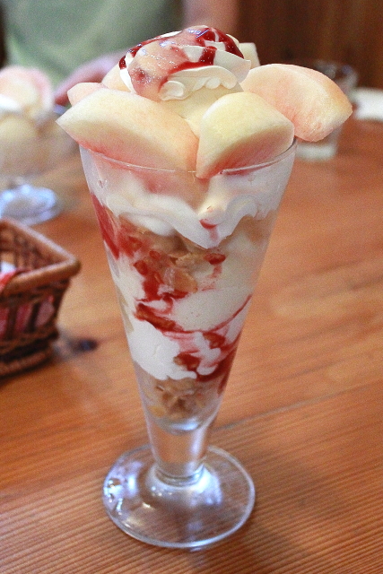 桃パフェ美味しかったです By Jamjam99 フルーツ工房 えふ 崎山 洋食 食べログ