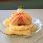 Cafe & Bar Roman - 桃のパンケーキ