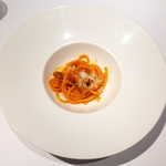 OTTO SETTE - 「郷土」 豚肉・チーズ・トマトソースのパスタ。羊乳のペコリーノチーズはインパクト十分