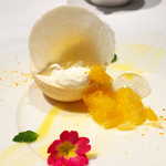 OTTO SETTE - 右にある透明でぷよんとしたものは、なんと「エディブルフラワーのゼリー」！ 今回のコースで最も驚いた一品