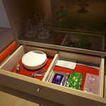 OTTO SETTE - テーブルには赤白ワイン用のグラスと、ソムリエナイフを常備。紅茶はルフナという有名店のもの