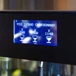 OTTO SETTE - 24種類のワインを、最小10ml（舐める程度）からテイスティングできる。一番右は50mlなので、グラスワインの約半分となる