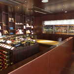 オットセッテ - 館内にある「八ヶ岳ワインハウス」。山梨のワインを幅広く扱い、海外産は一切置かない思い切りの良さ
