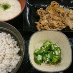 Yoshinoya - 麦とろ牛皿御膳 並 590円