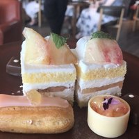 ザ タヴァン グリル＆ラウンジ - 