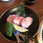 焼肉ハウス草原 - 厳選厚切り牛タン¥1.600