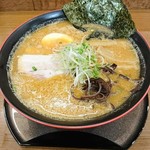 いなせ - こってり味噌ラーメン 器がちょっとオシャレです。