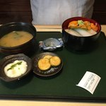 居酒屋 弁慶 - ウニとイカの二色丼