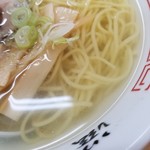 滋養軒 - 透き通った美しいスープ