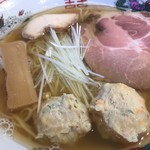 らーめん木蓮 - 焼あご出汁の塩ラーメン、つみれアップ