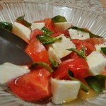 ■水果番茄和馬蘇裡拉乳酪的卡佈裡沙拉■