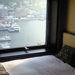 ラビスタ函館ベイ - 19 客室からﾍﾞｯﾄﾞ&函館ﾍﾞｲ&函館山