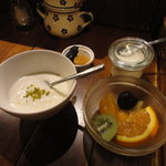 ルーエプラッツ ツオップ - ヨーグルト　フレッシュフルーツ