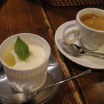 ルーエプラッツ ツオップ - 桃のパンナコッタ　エスプレッソ