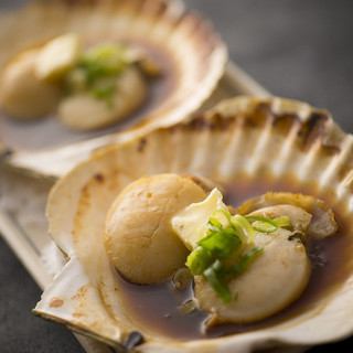 Please try Rikimaru's specialty ☆ "Live scallop grilled with butter"!