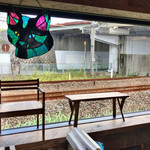 ラフ&タフ コーヒースタンド - カウンターからの眺め