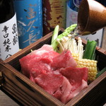 Beautiful sake steamed basket steamed beef (Hiroshima specialty Kone)/pork (Setouchi pork)