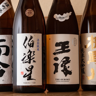 本店备有种类丰富的适合做绝品的日本酒和正宗烧酒。