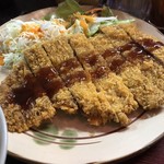 とんかつ定食 850円税込