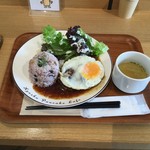 Kyuushuu Pankeki Kafe - 和風ハンバーグプレート(\734)＋目玉焼きトッピング(+54円)