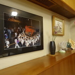 磯料理ヨット - 座敷の棚の上