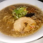 らぁめん登里勝 - 背脂に負けない煮干しスープ。旨し！