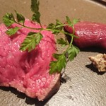 肉割烹 上 - ウワミスジの叩き　ヒレ漬け