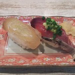 中華そば 四つ葉 - 本日のにぎり（かつお・昆布じめひらめ）