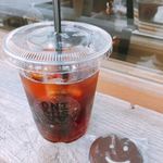 オニバスコーヒー - 本日のコーヒー アイス：シティーロースト(390円)とニコちゃんマークのクッキー ココア(200円)