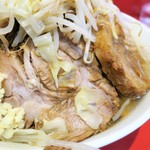 ラーメン二郎 - 豚