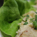 炭火焼酒亭ローリンストーン - いぶりがっこポテサラ　ズームアップ