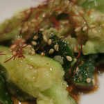 炭火焼酒亭ローリンストーン - たたき胡瓜の花山椒　ズームアップ