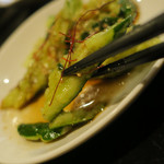 炭火焼酒亭ローリンストーン - たたき胡瓜の花山椒喰らう