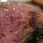 炭火焼酒亭ローリンストーン - 名物／豪州産骨付きラムロース　ズームアップ