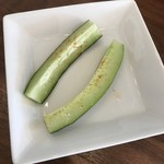 イエロームング - 庭で収穫した胡瓜（サービス）
