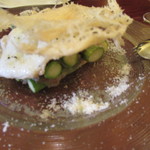 ひげとワイン - アスパラのビスマルク風