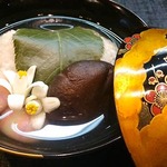 Kouraibashi Ouka - 月替りの煮物椀はおまかせ料理の華です。