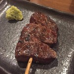 用賀もつ肉店 - 米沢牛串