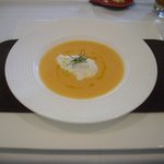 エルルカン・ビス - 二の前菜（メロンの冷スープ、チーズ入）（2011.8）