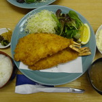 漣 - オーダーした大エビフライ定食