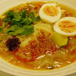  ミャンマーキッチン SHWE ZIN YAW - モヒンガー：さかなスープのソーメン。ミャンマーを代表する麺。