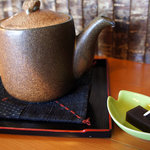 正月庵 - そば湯と一口羊羹。